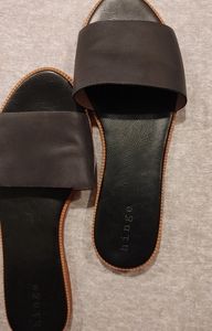 Hinge Black Sandals